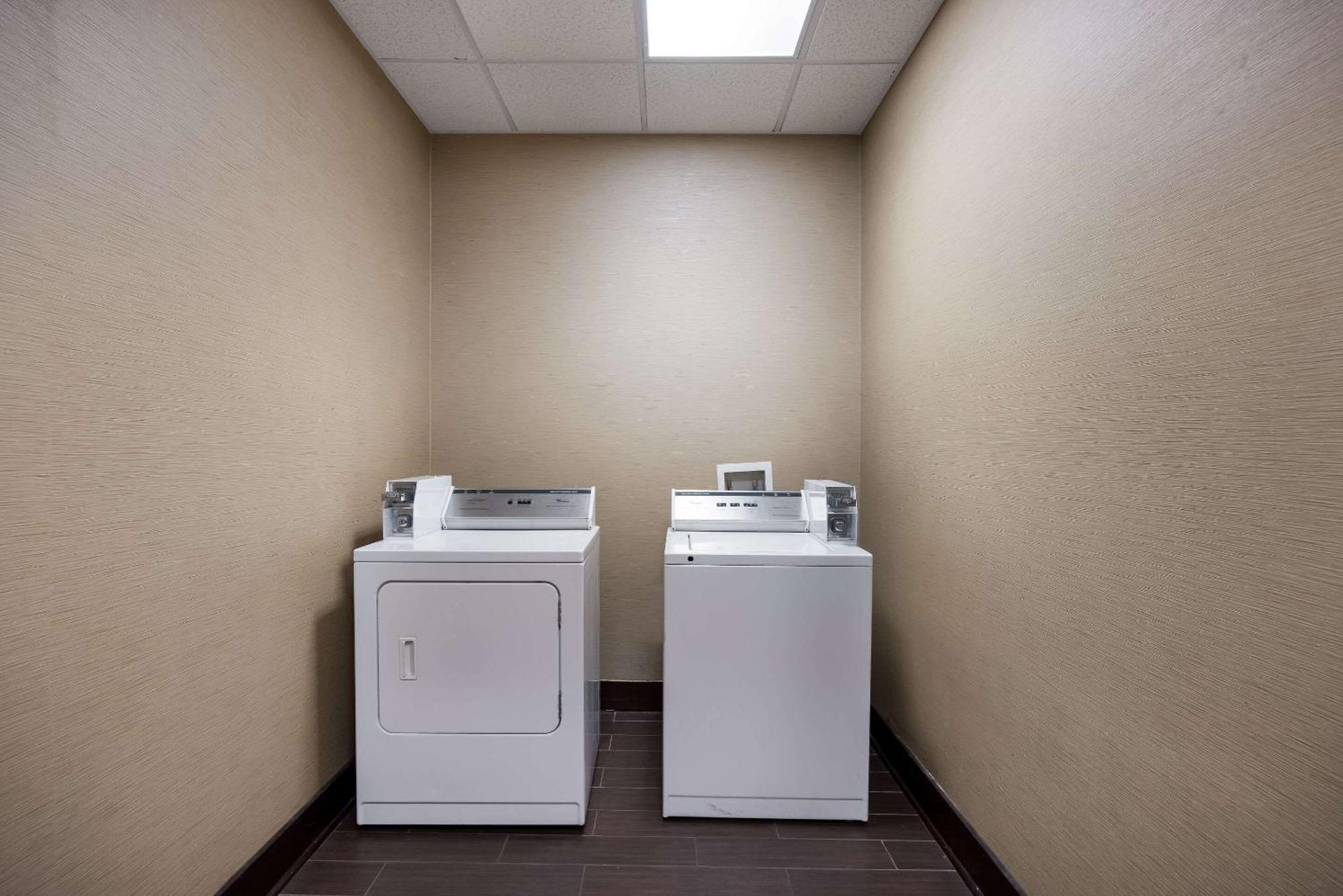 Comfort Inn & Suites Midway - Tallahassee West Exteriör bild